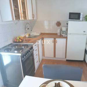 ČAVLE, CERNIK - 1S+DB, 50m2 stana+50m2 konoba, blizu centra sa 1 parkirnim mjestom 