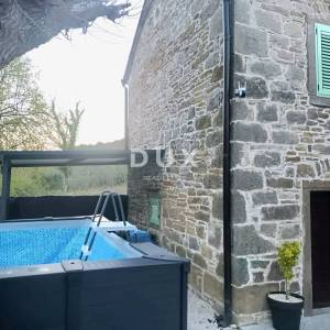 CENTRALNA ISTRA - *PRILIKA * Savršeno skrovište u srcu Istre – autentična kamena ljepotica s novom dušom