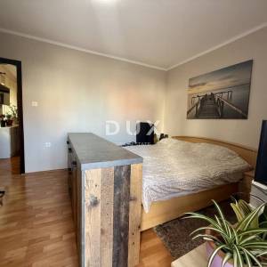 CRIKVENICA - 2S+DB s velikom terasom!