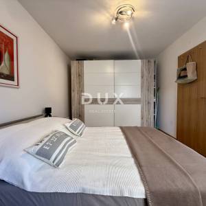 CRIKVENICA - Apartman s predivnom terasom, okućnicom i pomoćnom prostorijom 30 m2!
