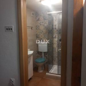 CRIKVENICA, BELGRAD - dva apartmana s pogledom na more + dvorište + kuća za adaptaciju! PRILIKA!!!