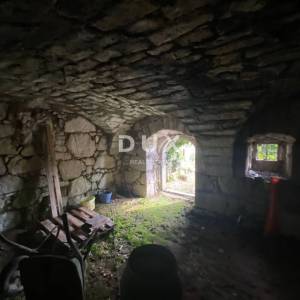 CRIKVENICA, BELGRAD - kamena kuća s pogledom na more + dvorište!!! PRILIKA!!!