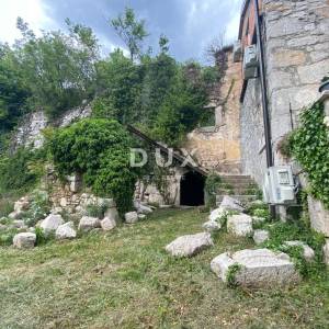CRIKVENICA, BELGRAD - kamena kuća s pogledom na more + dvorište!!! PRILIKA!!!
