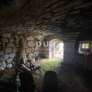 CRIKVENICA, BELGRAD - kamena kuća s pogledom na more + dvorište!!! PRILIKA!!!