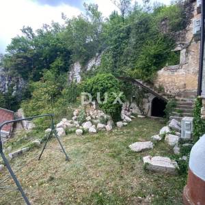 CRIKVENICA, BELGRAD - kamena kuća s pogledom na more + dvorište!!! PRILIKA!!!
