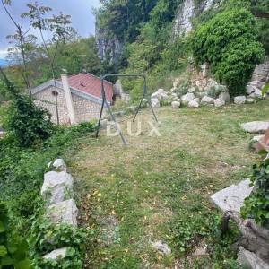 CRIKVENICA, BELGRAD - kamena kuća s pogledom na more + dvorište!!! PRILIKA!!!