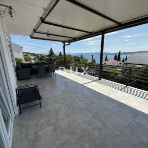 CRIKVENICA, DRAMALJ - 2S+DB s okućnicom i parkirnim mjestom
