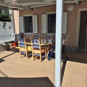 CRIKVENICA, DRAMALJ - primorska kuća blizu mora 150 m2, snižena cijena! Prilika!