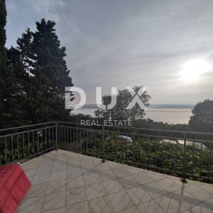 CRIKVENICA, DRAMALJ - Šarmantna primorska kuća s terasom i panoramskim pogledom na more