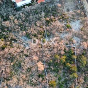CRIKVENICA - građevinsko zemljište 2950 m2
