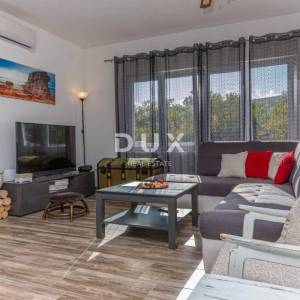 CRIKVENICA, GRIŽANE - Elegantna vila s grijanim bazenom i gostinjskom kućicom nadomak Crikvenice