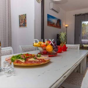 CRIKVENICA, GRIŽANE - Elegantna vila s grijanim bazenom i gostinjskom kućicom nadomak Crikvenice