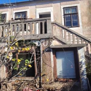 CRIKVENICA, GRIŽANE - samostojeća kuća s pogledom na more + dvorište! PRILIKA!