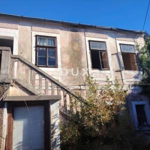 CRIKVENICA, GRIŽANE - samostojeća kuća s pogledom na more + dvorište! PRILIKA!