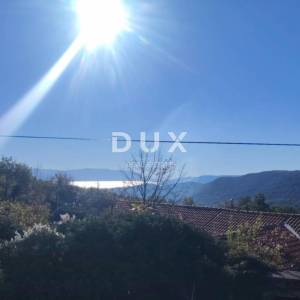 CRIKVENICA, GRIŽANE - samostojeća kuća s pogledom na more + dvorište! PRILIKA!