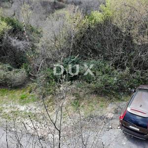 CRIKVENICA - HITNO – RIJETKO NA TRŽIŠTU! - 800 m² zemljišta s kućom