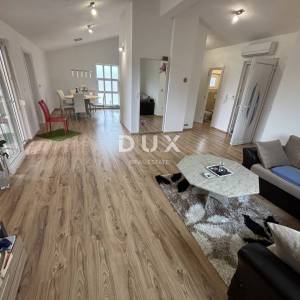 CRIKVENICA, JADRANOVO - Funkcionalna kuća sa 4 stambene jedinice