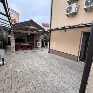 CRIKVENICA, JADRANOVO - Funkcionalna kuća sa 4 stambene jedinice