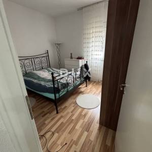 CRIKVENICA, JADRANOVO - Funkcionalna kuća sa 4 stambene jedinice