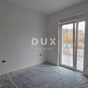 CRIKVENICA, JADRANOVO - luksuzna dvojna kuća s bazenom, 134m2