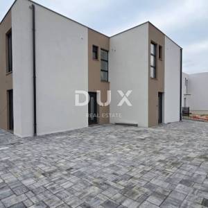 CRIKVENICA, JADRANOVO - vila s bazenom i pogledom, 277m2