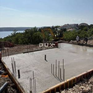 CRIKVENICA, JADRANOVO - Zemljište s gotovim temeljima i projektom s predivnim pogledom na more, 703m2