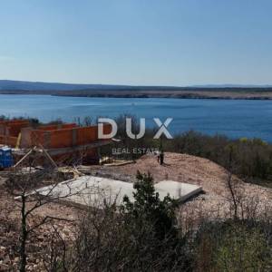 CRIKVENICA, JADRANOVO - Zemljište s gotovim temeljima i projektom s predivnim pogledom na more, 703m2