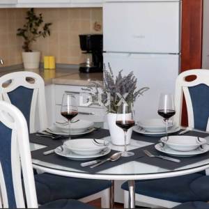 CRIKVENICA - Kuća s 3 apartmana, pogled na more – samo 200 m od plaže