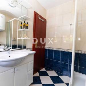 CRIKVENICA - Kuća s 3 apartmana, pogled na more – samo 200 m od plaže