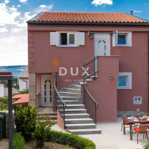 CRIKVENICA - Kuća s 3 apartmana, pogled na more – samo 200 m od plaže