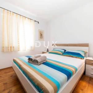CRIKVENICA - Kuća s 3 apartmana, pogled na more – samo 200 m od plaže
