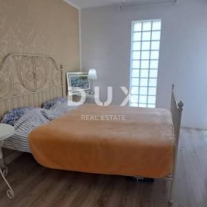 CRIKVENICA - Moderan stan u Crikvenici, 100 m od mora, terasa i pogled na more