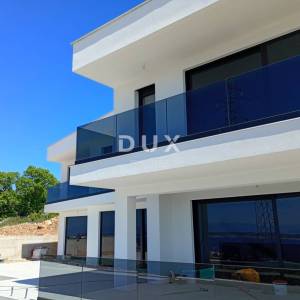 CRIKVENICA - Novogradnja, luksuzna kuća neto 340 m2!