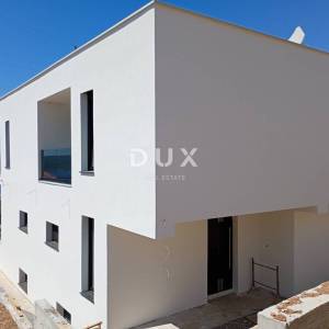 CRIKVENICA - Novogradnja, luksuzna kuća neto 340 m2!