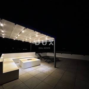 CRIKVENICA - Penthouse s bazenom, 100 m² terase i panoramskim pogledom na more