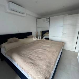 CRIKVENICA - Penthouse s bazenom, 100 m² terase i panoramskim pogledom na more