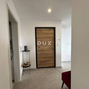 CRIKVENICA - Penthouse s bazenom, 100 m² terase i panoramskim pogledom na more