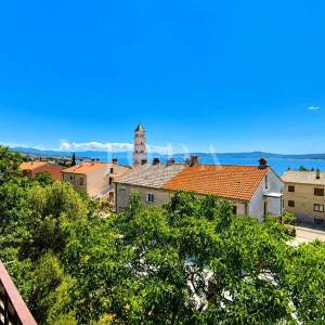 Crikvenica-prostrani stan u centru 