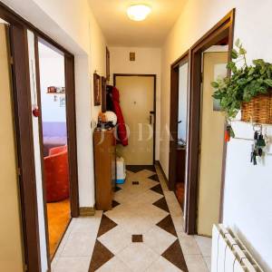 Crikvenica-prostrani stan u centru 