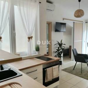 CRIKVENICA - Prvi red do mora, moderno uređen apartman u srcu Crikvenice