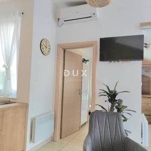 CRIKVENICA - Prvi red do mora, moderno uređen apartman u srcu Crikvenice