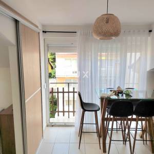 CRIKVENICA - Prvi red do mora, moderno uređen apartman u srcu Crikvenice