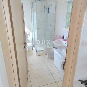 CRIKVENICA - Prvi red do mora, moderno uređen apartman u srcu Crikvenice