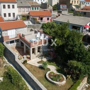 CRIKVENICA - samostojeća kuća s pogledom na more