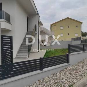 CRIKVENICA - samostojeća kuća na dvije etaže