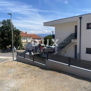 CRIKVENICA - samostojeća kuća na dvije etaže