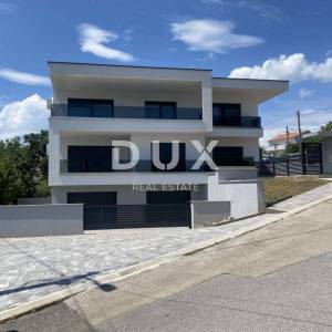CRIKVENICA - samostojeća kuća na dvije etaže