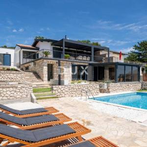 CRIKVENICA, SELCE - Ekskluzivna vila s bazenom na top lokaciji u Selcu – 200 m od mora
