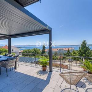CRIKVENICA, SELCE - Ekskluzivna vila s bazenom na top lokaciji u Selcu – 200 m od mora