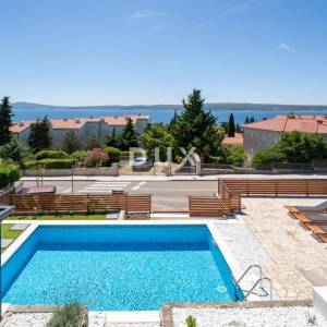 CRIKVENICA, SELCE - Ekskluzivna vila s bazenom na top lokaciji u Selcu – 200 m od mora